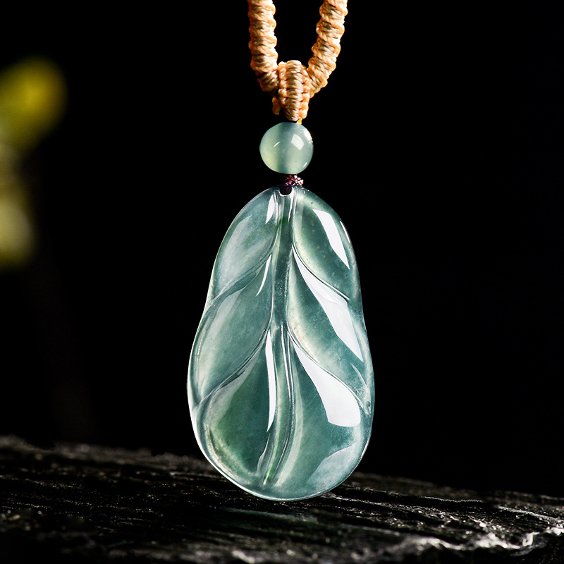 Myanmar Jadeite Leaf Pendant G - đánh giá và giá Vintage Fashion Designers