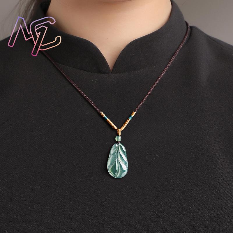 Myanmar Jadeite Leaf Pendant G - đánh giá và giá Vintage Fashion Designers