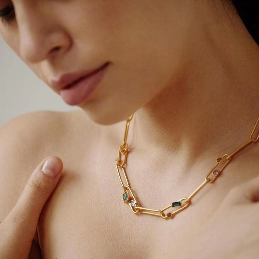 Brass AAA Zircon Natural Color - đánh giá và giá Vintage Fashion Runway